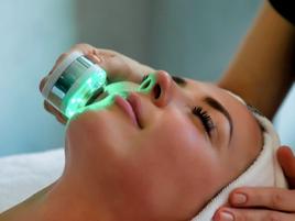 Pore Size Reduction LED Phototherapy